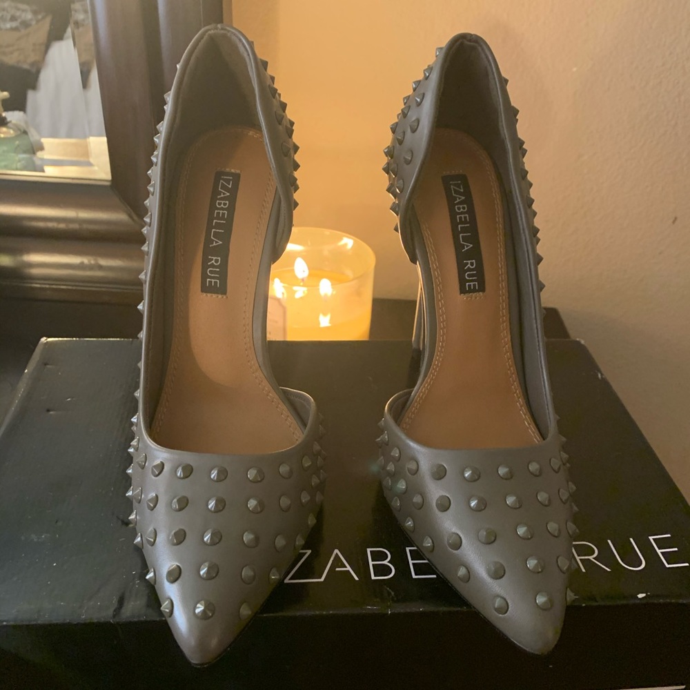 Gray Pumps